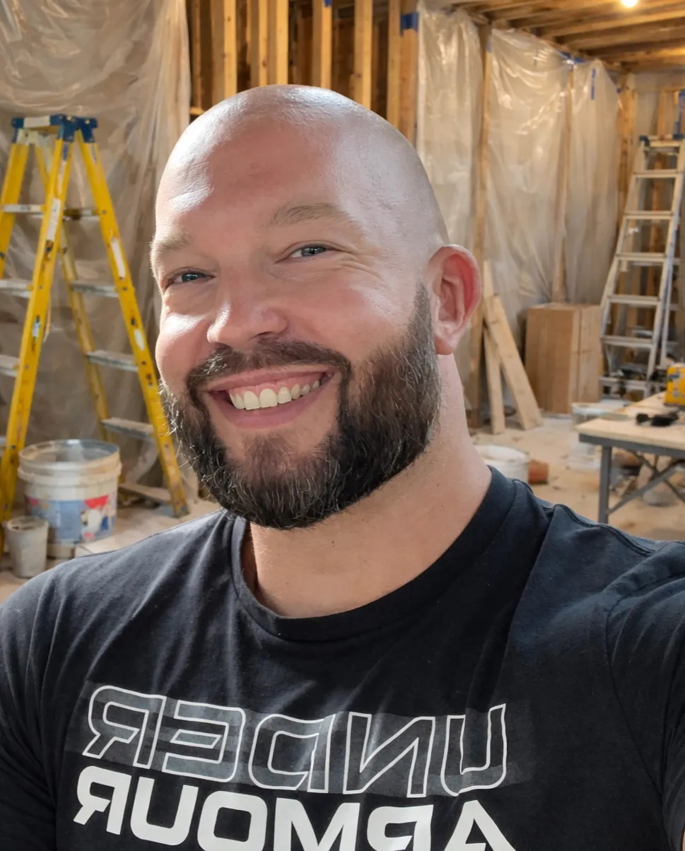 Mathieu Morin, entrepreneur général, sur un chantier de rénovation